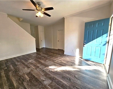 718 N Evelyn Place Nw - Photo Thumbnail 1