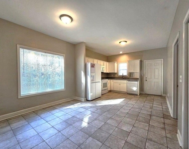 718 N Evelyn Place Nw - Photo Thumbnail 2