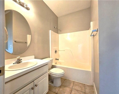 718 N Evelyn Place Nw - Photo Thumbnail 9