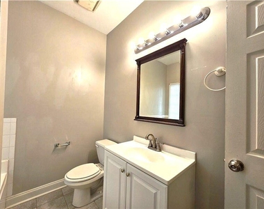 718 N Evelyn Place Nw - Photo Thumbnail 7