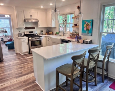 3003 Maple Lane - Photo Thumbnail 2