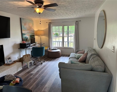 3003 Maple Lane - Photo Thumbnail 7