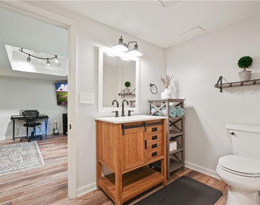 3003 Maple Lane - Photo Thumbnail 15