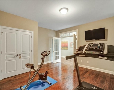 633 Leland Parkway - Photo Thumbnail 6