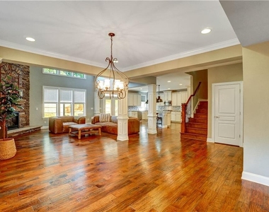 633 Leland Parkway - Photo Thumbnail 11
