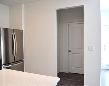 541 Ruths Drive - Photo Thumbnail 13