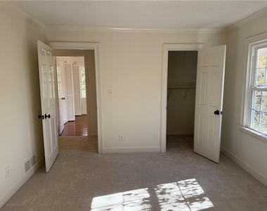 1610 Old Mill Crossing - Photo Thumbnail 26