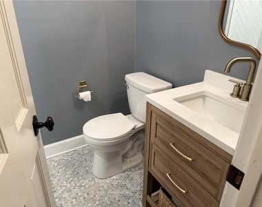 1610 Old Mill Crossing - Photo Thumbnail 4