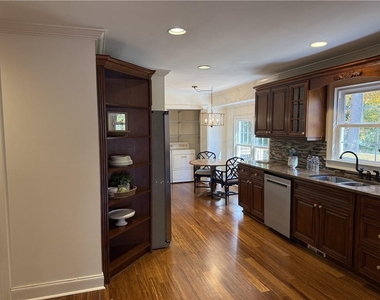 1610 Old Mill Crossing - Photo Thumbnail 16