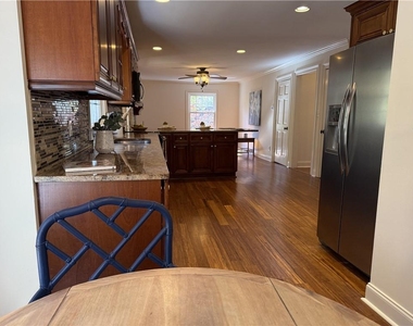 1610 Old Mill Crossing - Photo Thumbnail 18