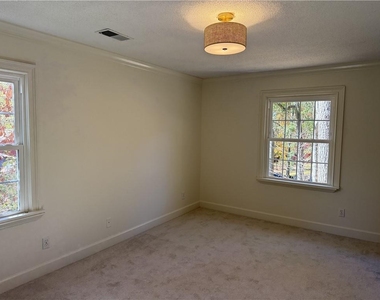 1610 Old Mill Crossing - Photo Thumbnail 24