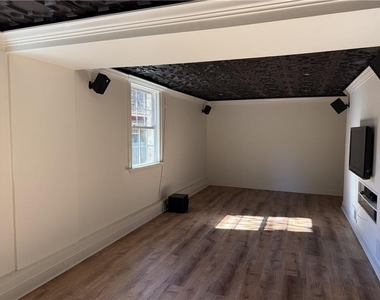 1610 Old Mill Crossing - Photo Thumbnail 31