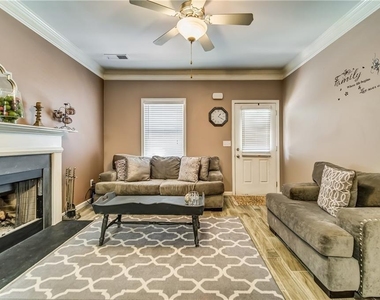 224 W Marietta Street - Photo Thumbnail 7