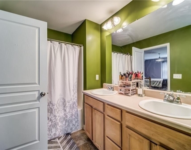 224 W Marietta Street - Photo Thumbnail 19