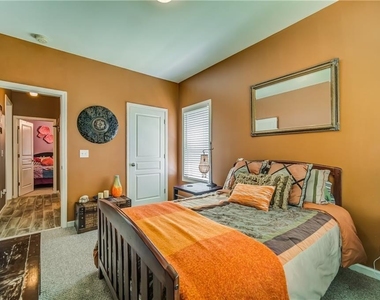 224 W Marietta Street - Photo Thumbnail 14