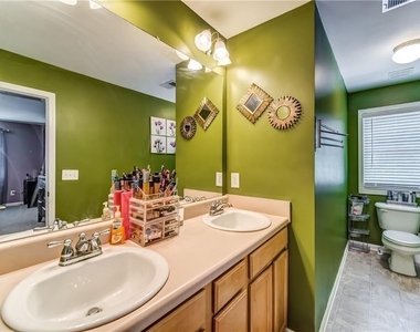 224 W Marietta Street - Photo Thumbnail 18