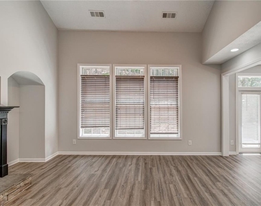 132 Diamond Ridge Avenue - Photo Thumbnail 17