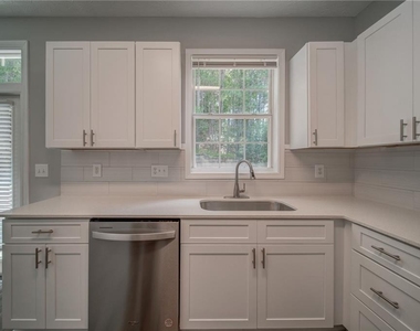 132 Diamond Ridge Avenue - Photo Thumbnail 10