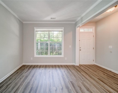 132 Diamond Ridge Avenue - Photo Thumbnail 3