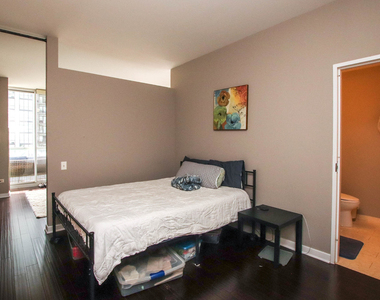 653 N Kingsbury Street - Photo Thumbnail 14