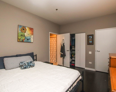 653 N Kingsbury Street - Photo Thumbnail 13