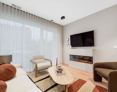 6633 N Milwaukee Avenue - Photo Thumbnail 12