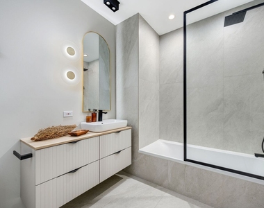 6633 N Milwaukee Avenue - Photo Thumbnail 23