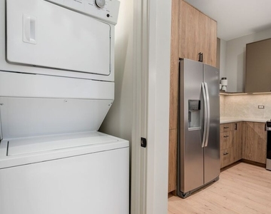 6633 N Milwaukee Avenue - Photo Thumbnail 36