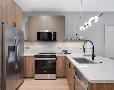 6633 N Milwaukee Avenue - Photo Thumbnail 4