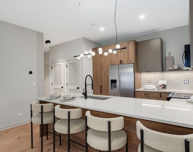 6633 N Milwaukee Avenue - Photo Thumbnail 11