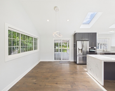 201 E Olive Avenue - Photo Thumbnail 16