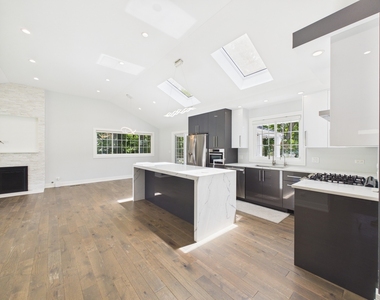 201 E Olive Avenue - Photo Thumbnail 29