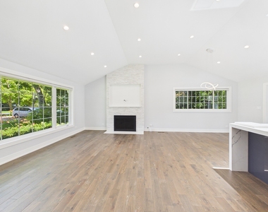 201 E Olive Avenue - Photo Thumbnail 6