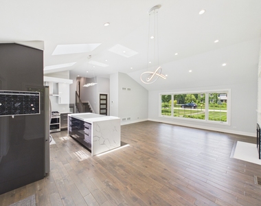 201 E Olive Avenue - Photo Thumbnail 13