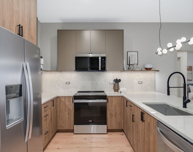 6633 N Milwaukee Avenue - Photo Thumbnail 9
