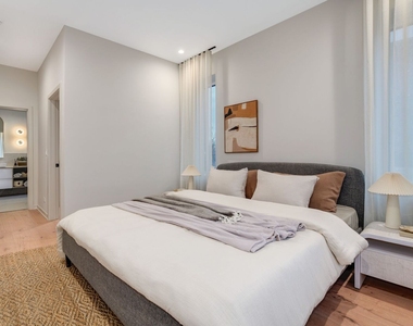 6633 N Milwaukee Avenue - Photo Thumbnail 19