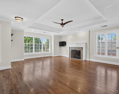 107 S Grant Street - Photo Thumbnail 9