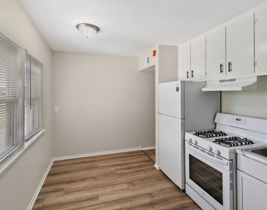 1021 Tollview Avenue - Photo Thumbnail 2