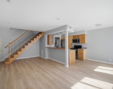 1180 Cove Drive - Photo Thumbnail 2