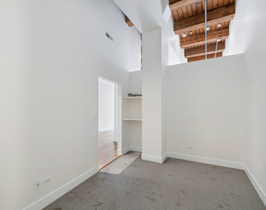 521 W Superior Street - Photo Thumbnail 8