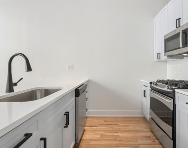 521 W Superior Street - Photo Thumbnail 6