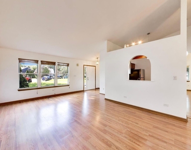 362 Chaparral Circle - Photo Thumbnail 4