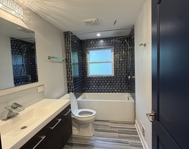 4532 Pershing Avenue - Photo Thumbnail 4