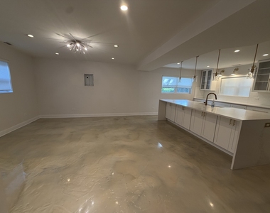 4532 Pershing Avenue - Photo Thumbnail 10