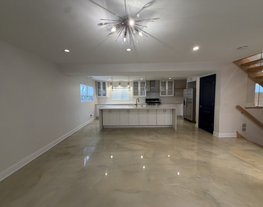 4532 Pershing Avenue - Photo Thumbnail 11