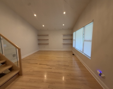 4532 Pershing Avenue - Photo Thumbnail 2