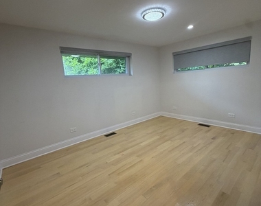 4532 Pershing Avenue - Photo Thumbnail 3