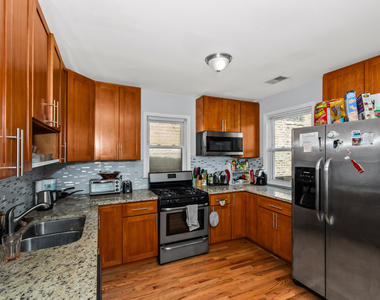 1246 W Ohio Street - Photo Thumbnail 4