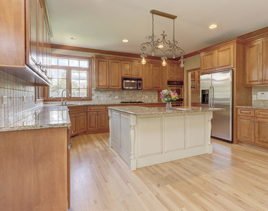 26025 Whispering Woods Circle - Photo Thumbnail 9