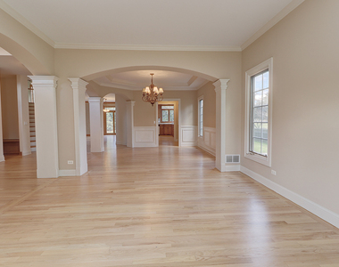 26025 Whispering Woods Circle - Photo Thumbnail 4